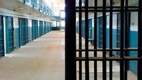 Qohumunu 40 manat borca görə bıçaqlayan şəxs azadlığa buraxıldı