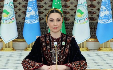 Oquldjaxan Atabayeva Bakı Kitab Mərkəzində