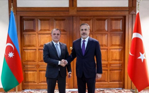 Ceyhun Bayramov Fidanla sülhdən danışdı