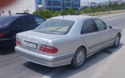 Şamaxıda "Mercedes" ana və qızını vurdu