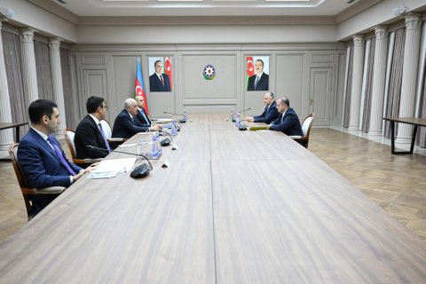 Əli Əsədov Gürcüstan naziri ilə görüşdü
