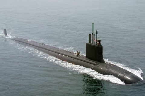 Tramp Medvedevin sözlərinə görə atom sualtı qayıqları göndərir