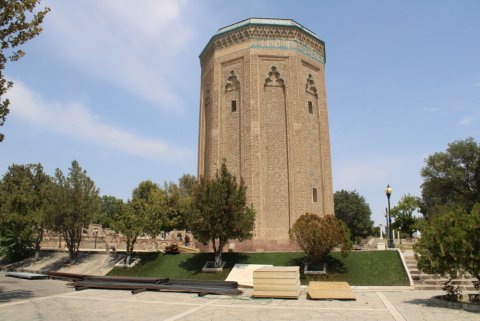 Möminə Xatun türbəsinin bərpasına başlanıldı - FOTO