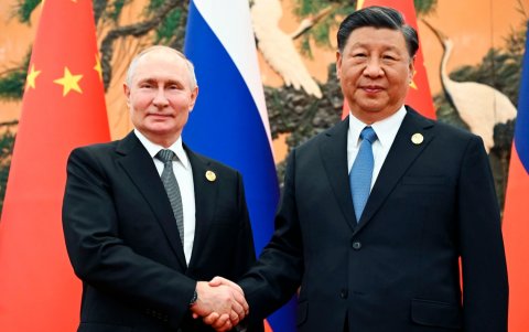 Putin Çin lideri ilə danışıqlar apardı