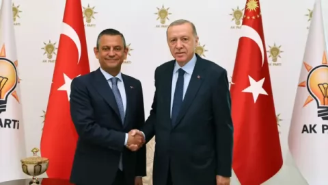 Ərdoğan Özgür Özəldən 1 milyon tələb edir