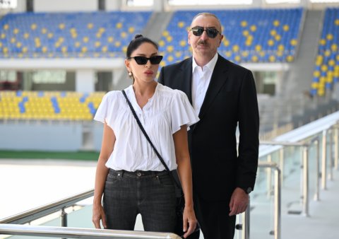 Prezident və birinci xanım Gəncə stadionunda - FOTO