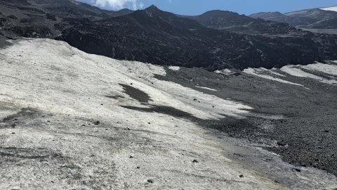 Tufandağda buzlaqlar sürətlə əriyir - FOTO
