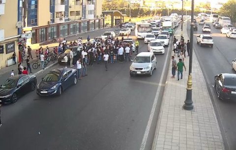 Maşın piyadanı vurdu: sıxlıq yarandı