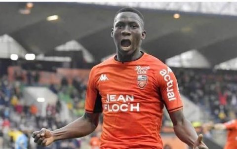 "Qarabağ" tarixinin ən bahalı transferi - Yeni oyunçu gəlir