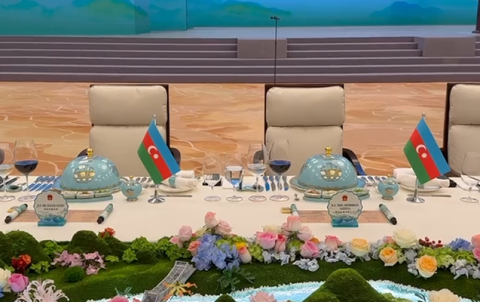 Prezident və xanımı üçün ayrılan masa, ziyafətin menyusu - FOTO