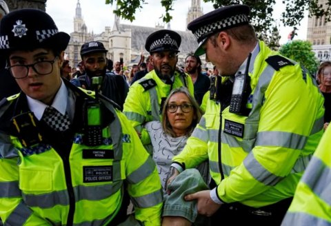 Londonda iğtişaşlar - Saxlanılanlar var