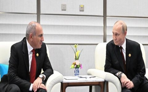 Paşinyan Putinlə nələrdən danışıb?