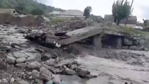 Balakəndə sel körpünü dağıtdı