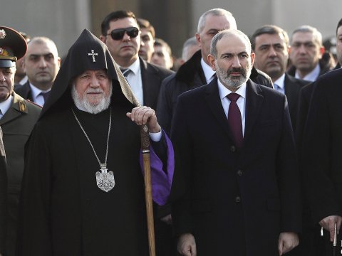 Paşinyan II Qaregini hədələdi: getməlidir!