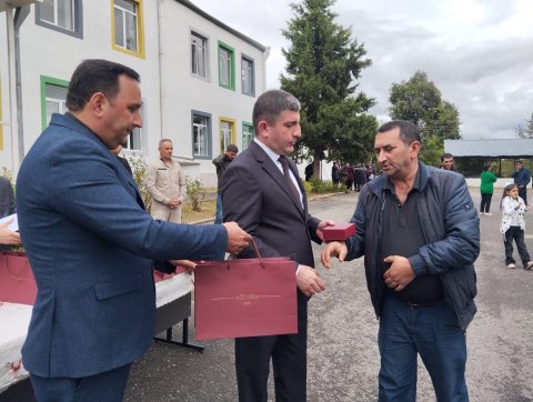 Həsənriz kəndinə köçənlərə mənzillərin açarları təqdim edildi - FOTO
