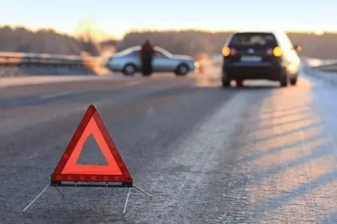 28 yaşlı gənci maşınla vuran sürücü hadisə yerindən qaçdı