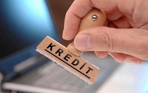 Azərbaycanda manatla verilmiş kreditlər bahalaşdı