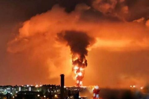 Ukrayna Krımın ən iri neft bazasını bombaladı