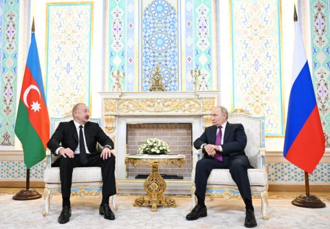 Putinlə İlham Əliyev görüşdü - FOTO