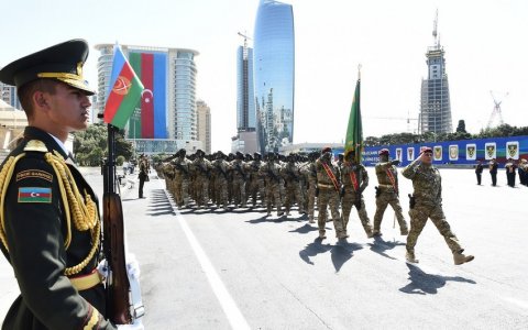 Bakıda hərbi parad keçiriləcək - RƏSMİ