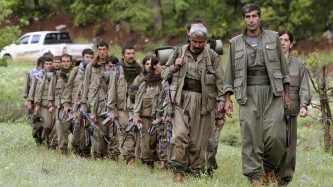 PKK Türkiyə ilə sərhəddəki düşərgə və mağaralardan da çıxacaq