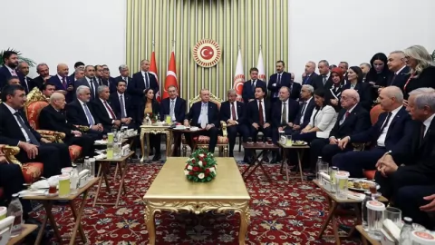 Əli Babacan təkzib etdi - Ərdoğanın partiyasına qayıtmayacaq