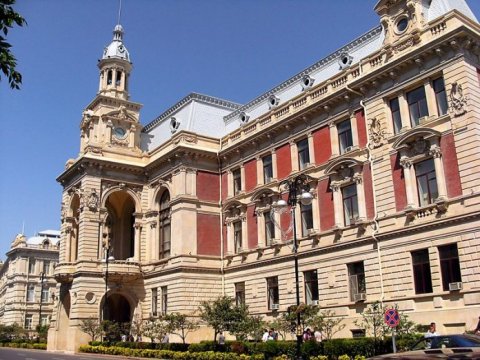 Sökülən bina tarixi tikili deyil - RƏSMİ