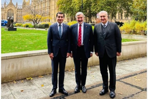 Hikmət Hacıyev Böyük Britaniyanın ticarət elçisi ilə görüşdü