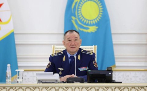 Qazaxıstanın müdafiə naziri Bakıya gəldi