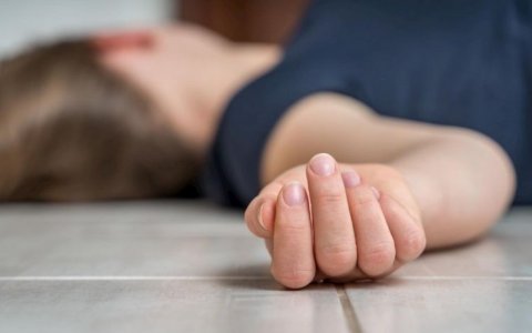 Qaxda 3 uşaq anasının meyti tapıldı