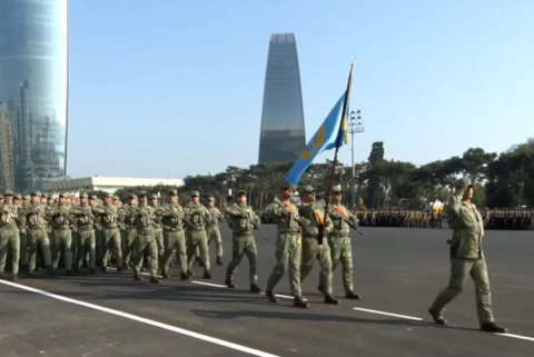 İnsansız Sistem Qoşunlarının heyəti hərbi paradda
