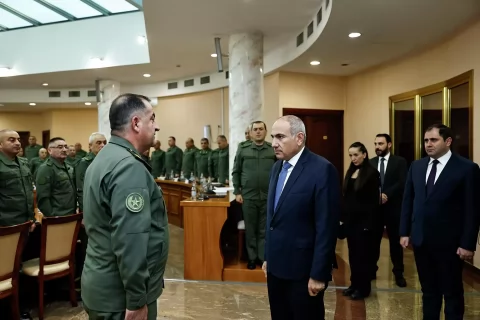 Paşinyan orduda əməliyyat müşavirəsi keçirdi