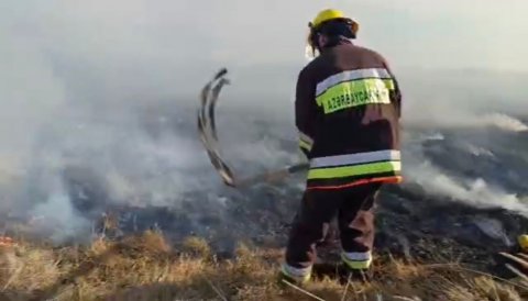Gədəbəydə güclü yanğın: hərbçilər də olaya cəlb olundu - VİDEO