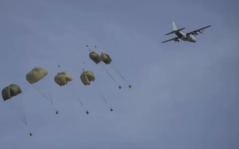 Hərbçilər niyə paraşütlə tullanmayıb? - AÇIQLAMA