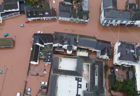 Qasırğaya görə fövqəladə vəziyyət elan edildi