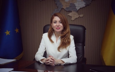 Ukraynada nazir ölkədən qaçdı - İDDİA