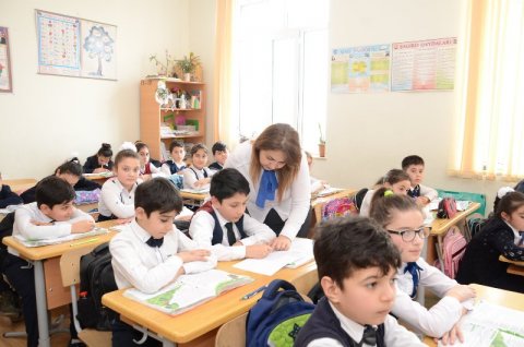 Azərbaycanda sadəcə müəllimlər saathesabı işləyir - Nazir