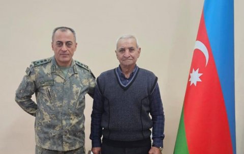 Hikmət Mirzəyev şəhid atası ilə görüşdü - FOTO