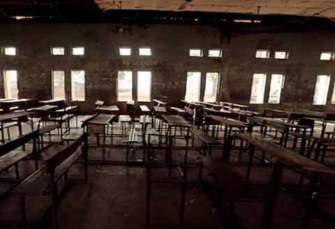 Silahlılar 300-dən çox məktəblini oğurladı