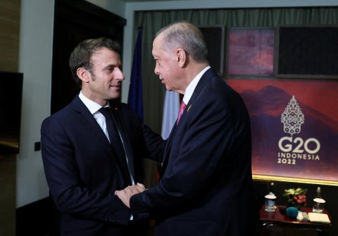 Ərdoğan Makronla Rusiya-Ukrayna münaqişəsindən danışdı