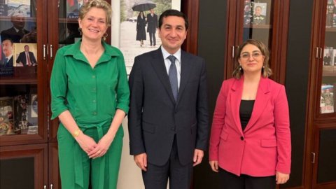 Hikmət Hacıyev Niderland səfiri ilə görüşdü