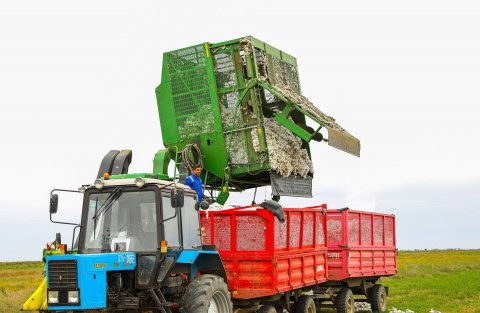 Ağdamda traktor aşdı - Xəsarət alanlar var