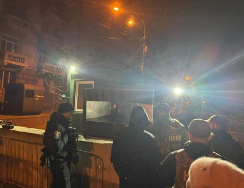 Zelenskinin “sağ əli”nin evində axtarış  aparılır