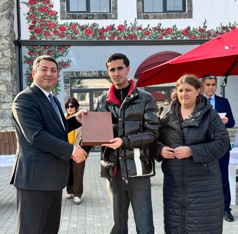 Məmmədbəyliyə köçən ailələrə evlərinin açarları verildi
