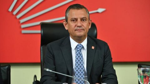 Özgür Özəl yenidən CHP lideri seçildi