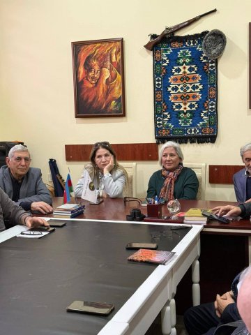 “Çeşmə” ədəbi məclisində