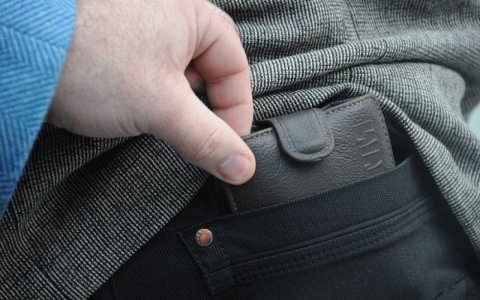 Masazırda qadının pul kisəsi oğurlandı