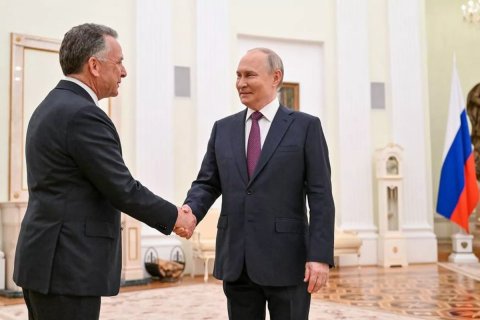 Trampın adamları Putinlə görüşdülər