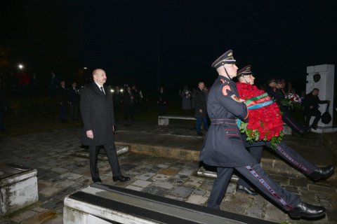 Prezidentlər “Azadlıq Qapısı” abidəsini ziyarət etdi - FOTO