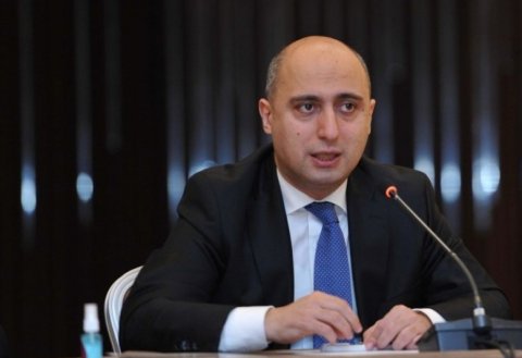 “Müəllim” sözünü düzgün yaza bilməyən müəllimlər... - Nazir